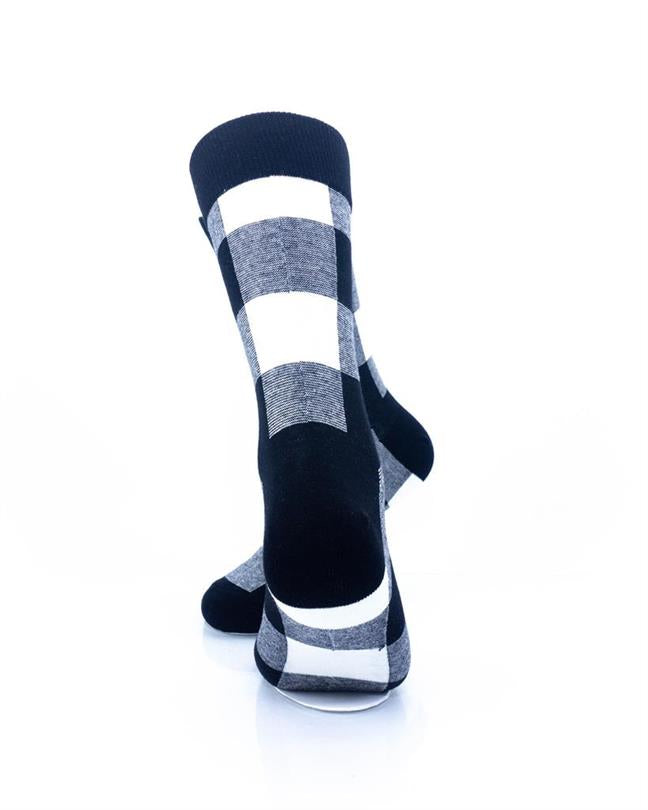 cooldesocks black and white checkered crew socks rear view image