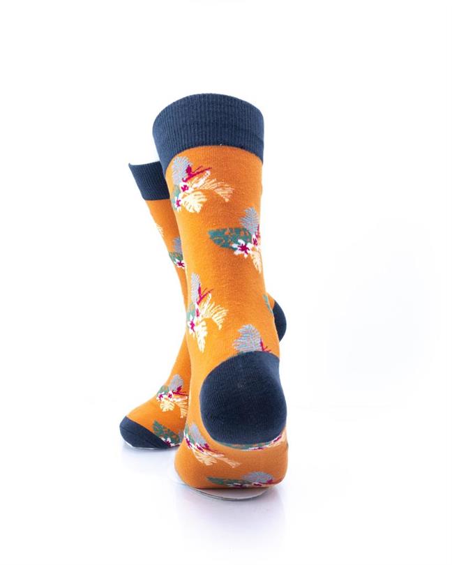 cooldesocks flowers mistletoe crew socks rear view image