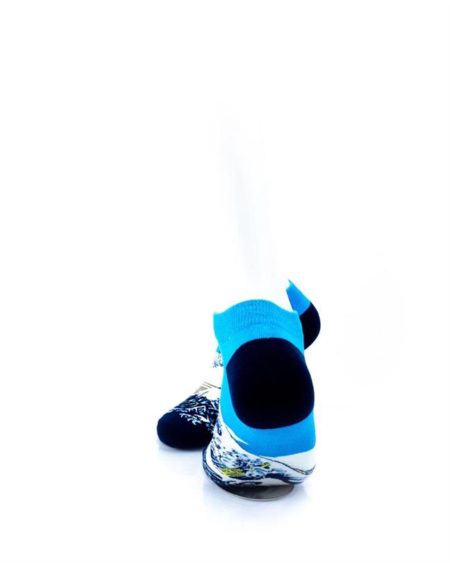 cooldesocks hokusai great waves ankle socks rear view image