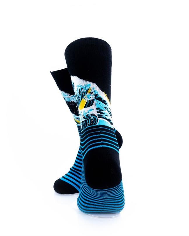cooldesocks hokusai great waves_c_ crew socks rear view image