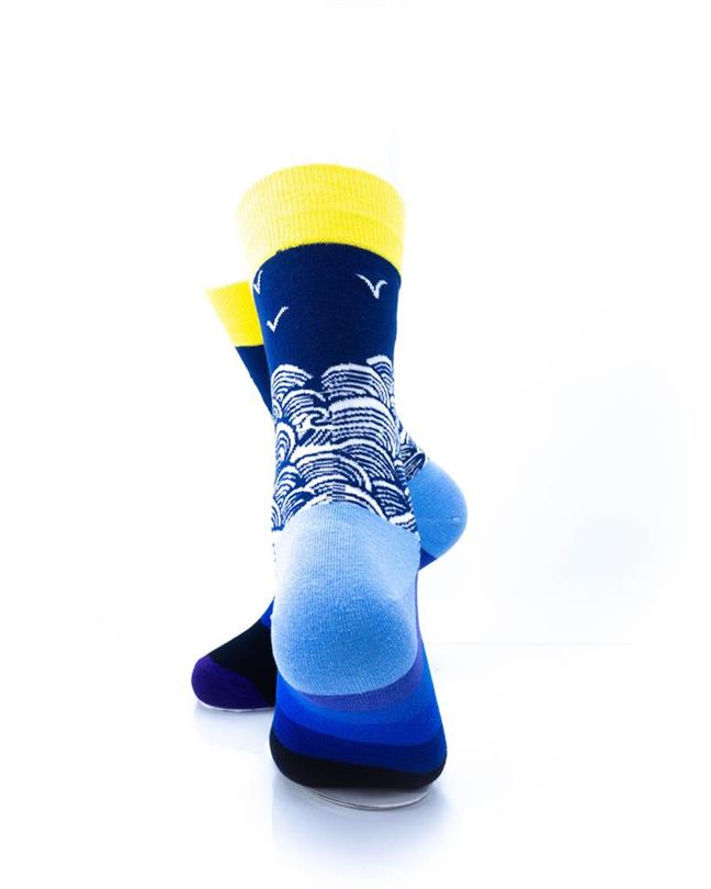 cooldesocks hokusai neo crew socks rear view image