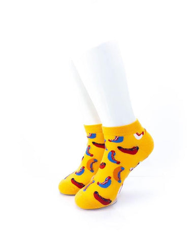 cooldesocks hot dogs in yellow ankle socks front view image